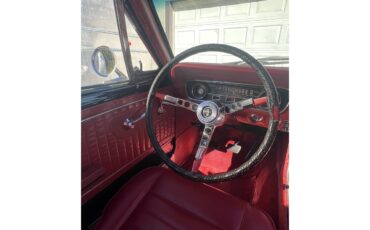 Ford-Mustang-1965-Black-with-red-strip-Red-leather-14