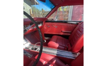 Ford-Mustang-1965-Black-with-red-strip-Red-leather-15