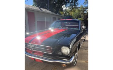 Ford-Mustang-1965-Black-with-red-strip-Red-leather-16