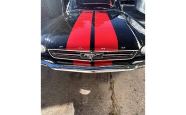 Ford-Mustang-1965-Black-with-red-strip-Red-leather