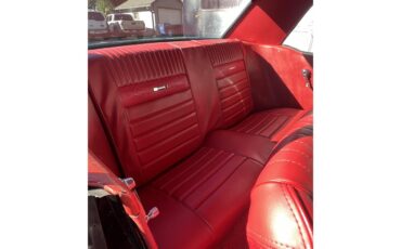 Ford-Mustang-1965-Black-with-red-strip-Red-leather-9