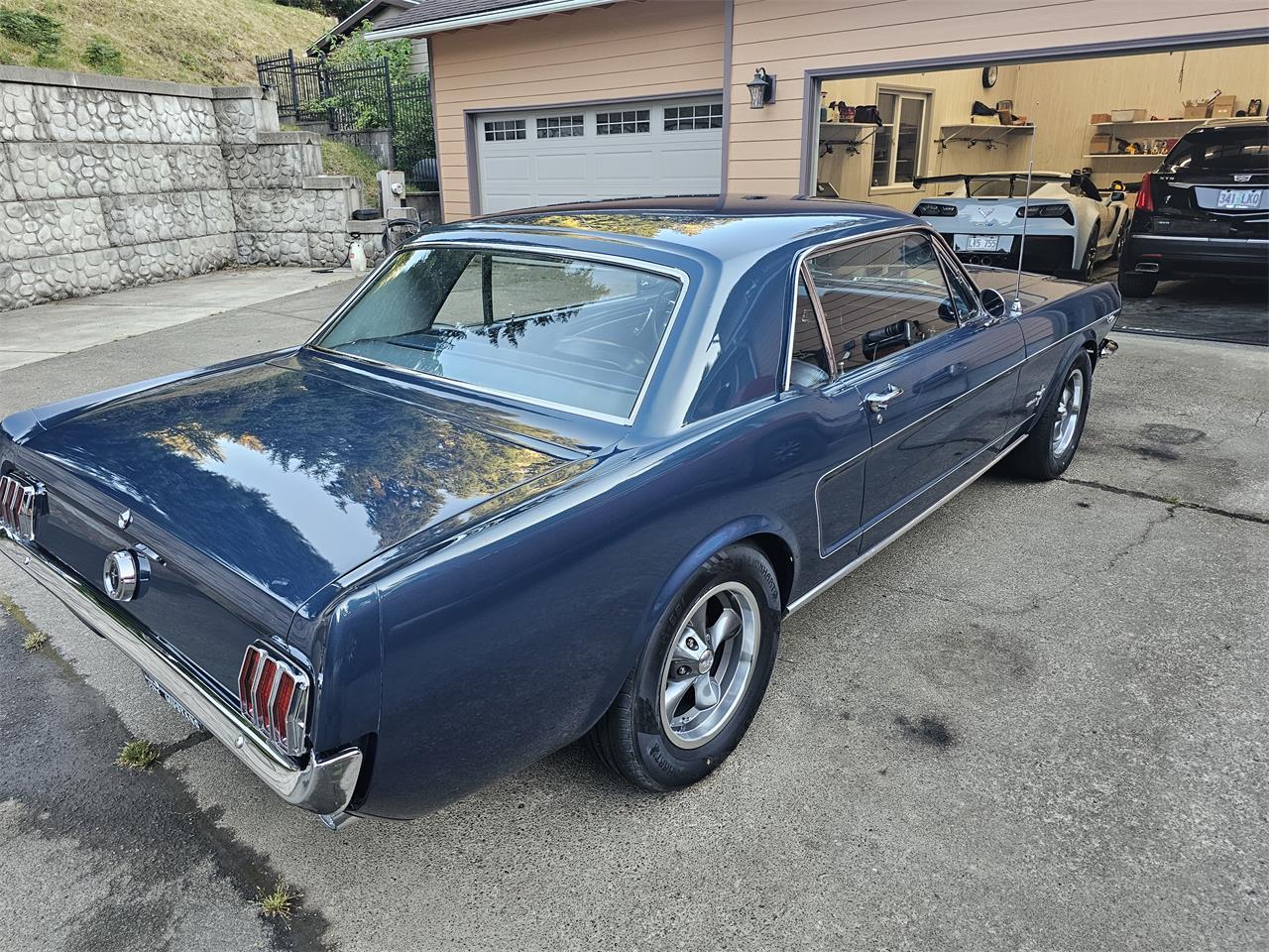 Ford-Mustang-1965-Caspian-blue-Blue-3