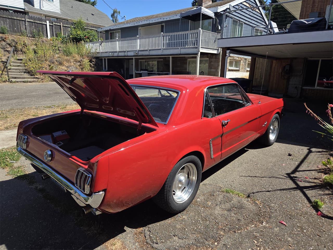 Ford-Mustang-1965-Cherry-Apple-Red-Black-3
