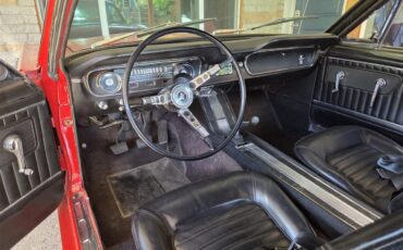 Ford-Mustang-1965-Cherry-Apple-Red-Black-6