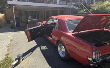 Ford-Mustang-1965-Cherry-Apple-Red-Black-8
