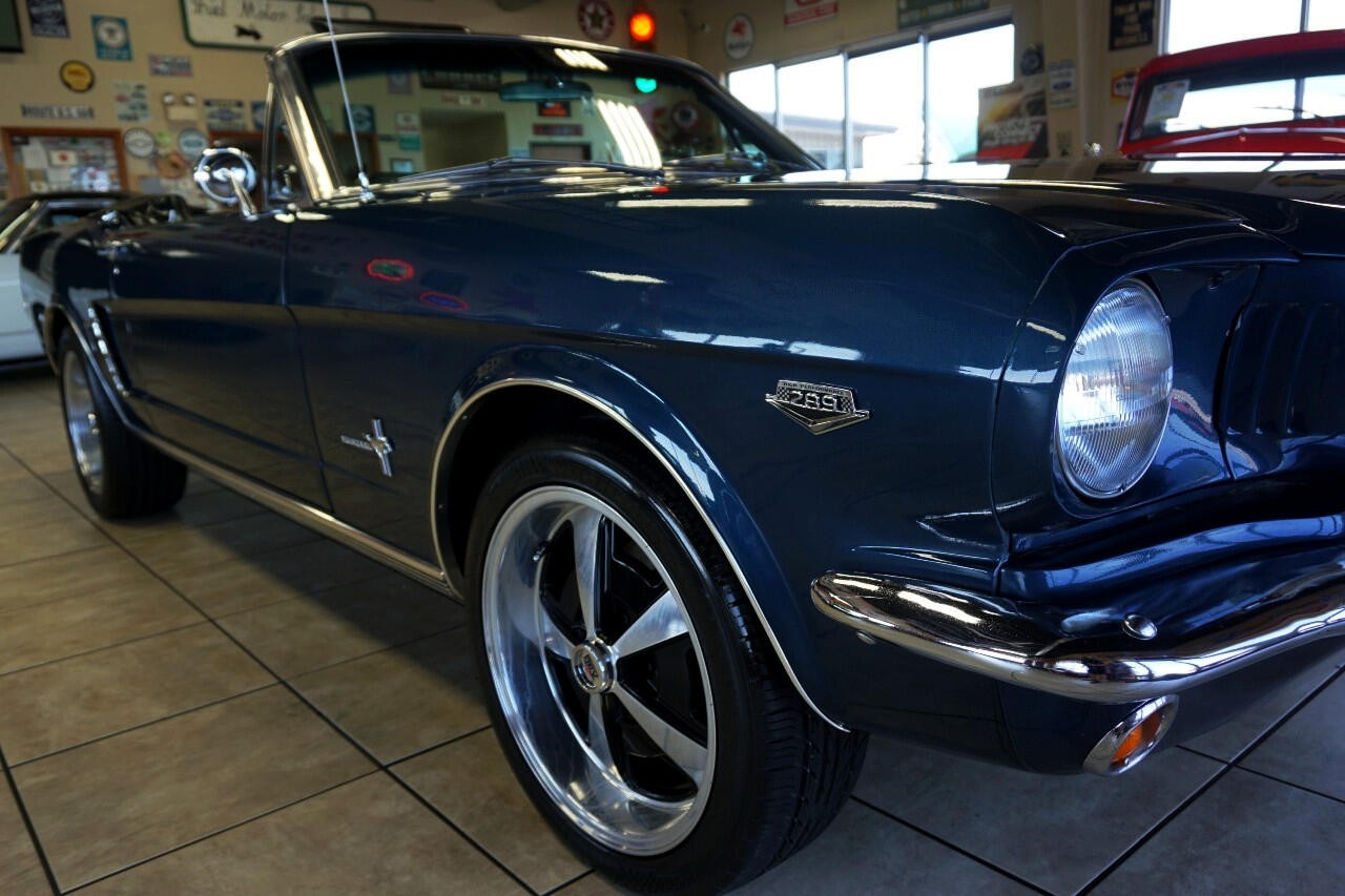 Ford-Mustang-1965-Classic-Car-11