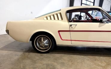 Ford-Mustang-1965-Classic-Car-12