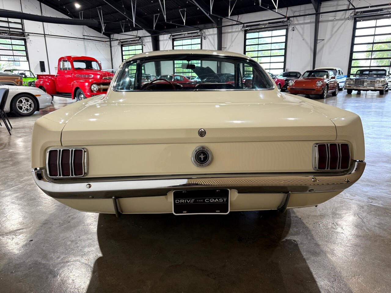 Ford-Mustang-1965-Classic-Car-13