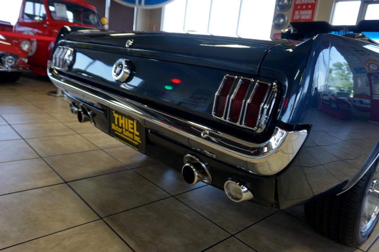 Ford-Mustang-1965-Classic-Car-17
