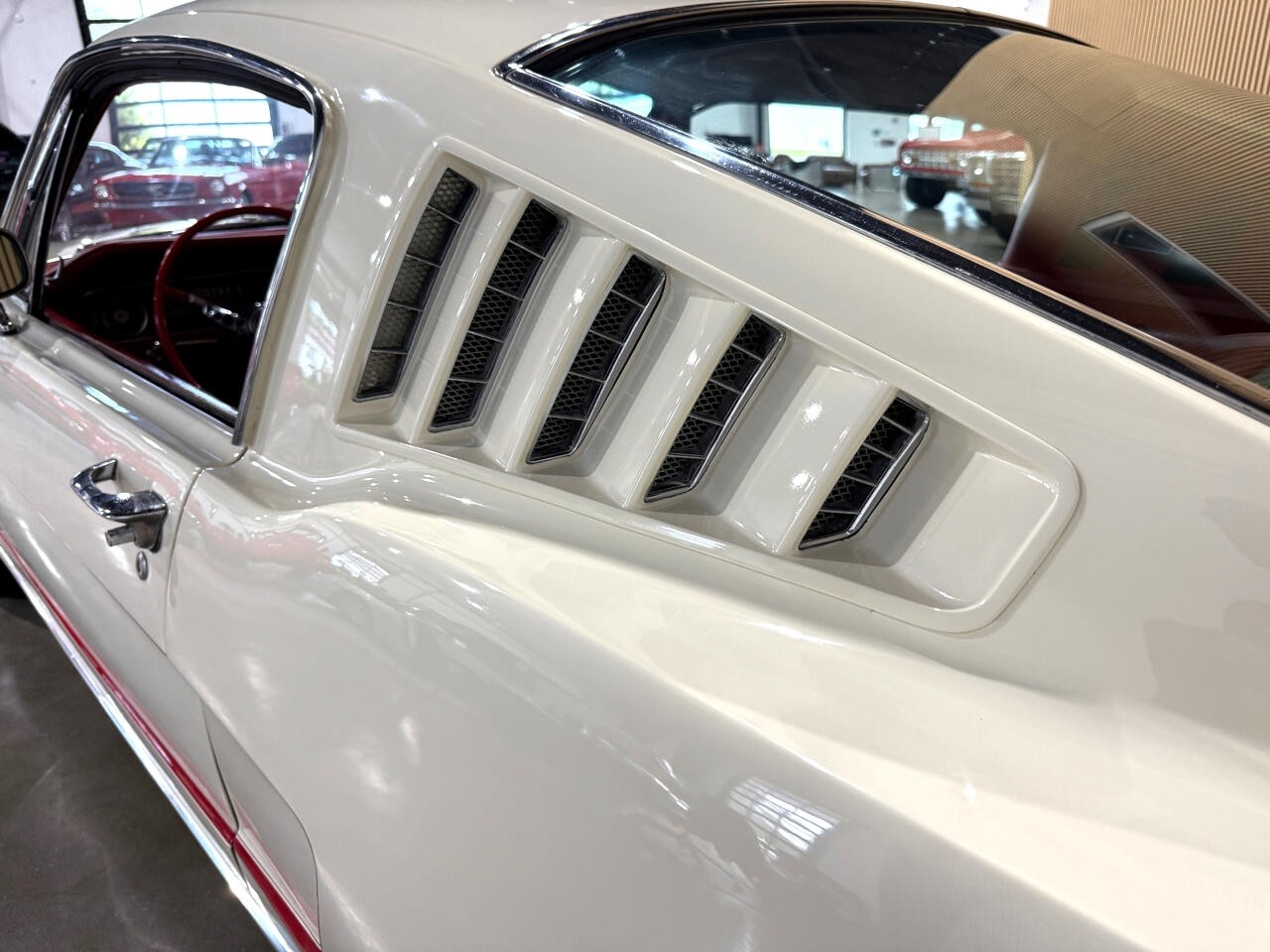 Ford-Mustang-1965-Classic-Car-22
