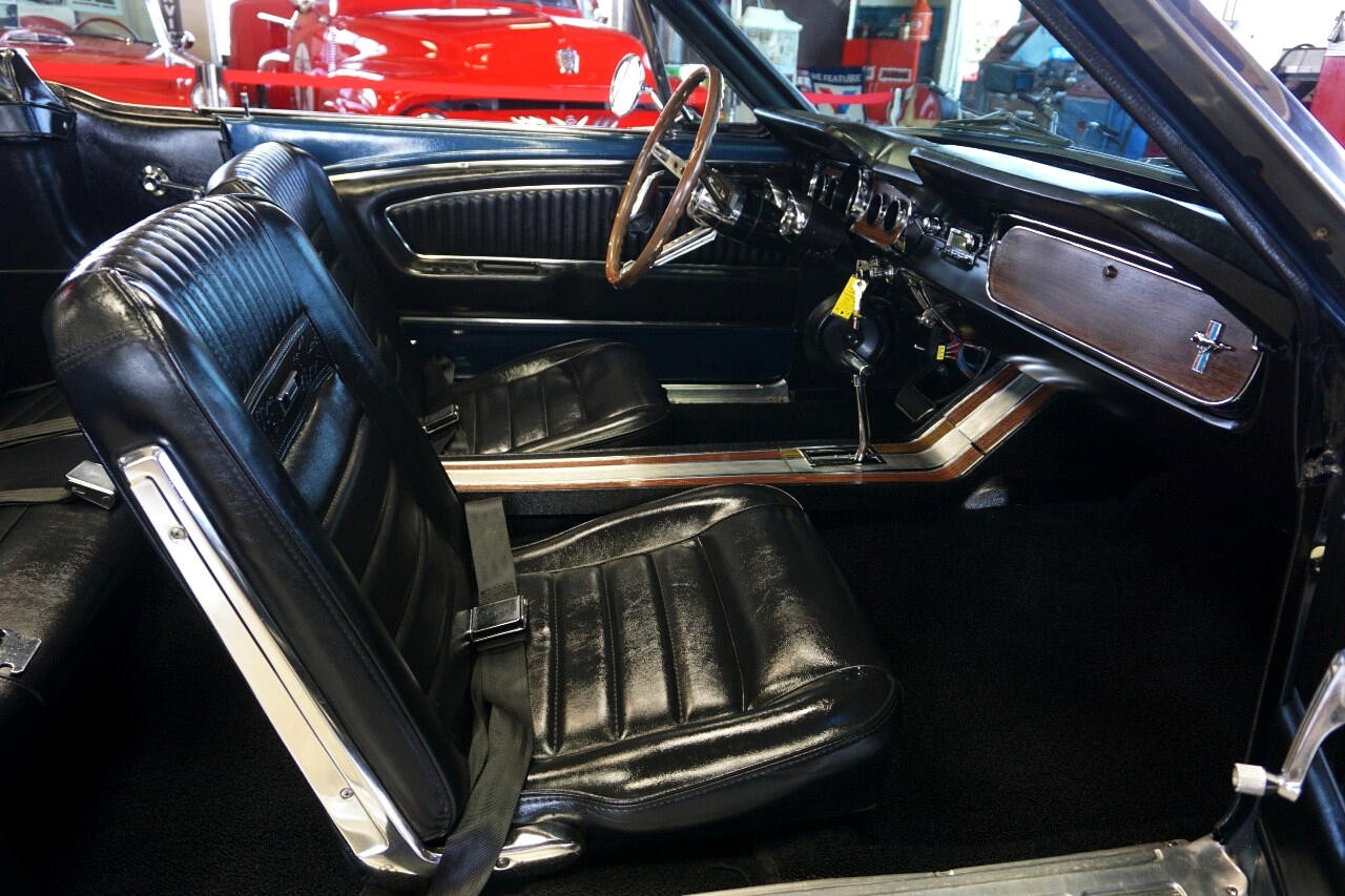 Ford-Mustang-1965-Classic-Car-22