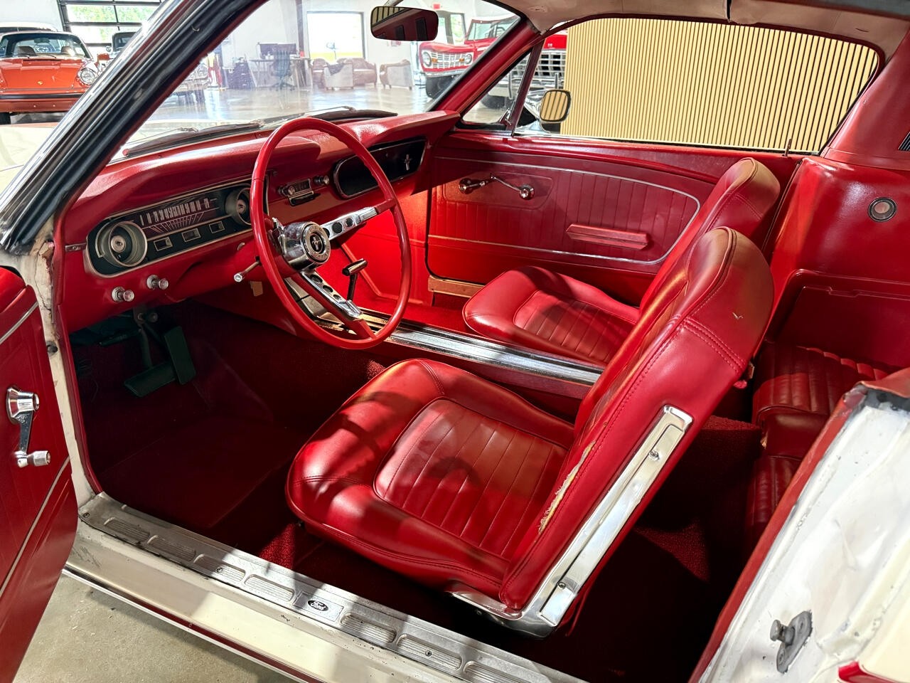 Ford-Mustang-1965-Classic-Car-23