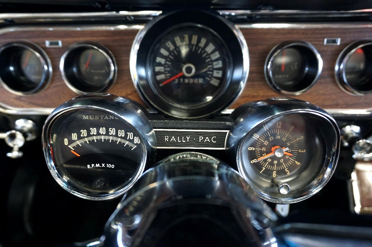 Ford-Mustang-1965-Classic-Car-26