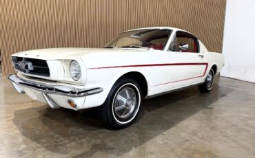 Ford-Mustang-1965-Classic-Car-3