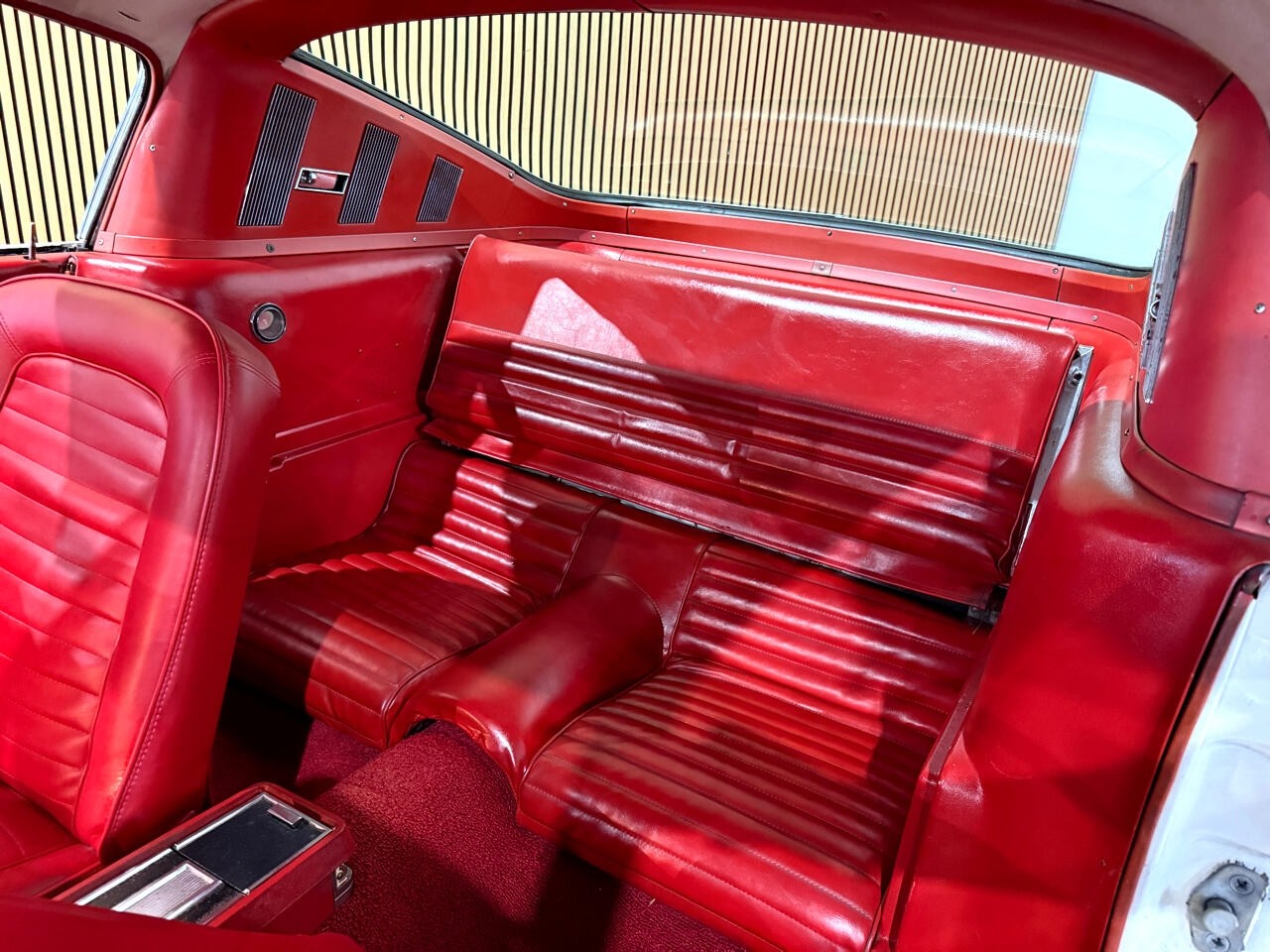 Ford-Mustang-1965-Classic-Car-33