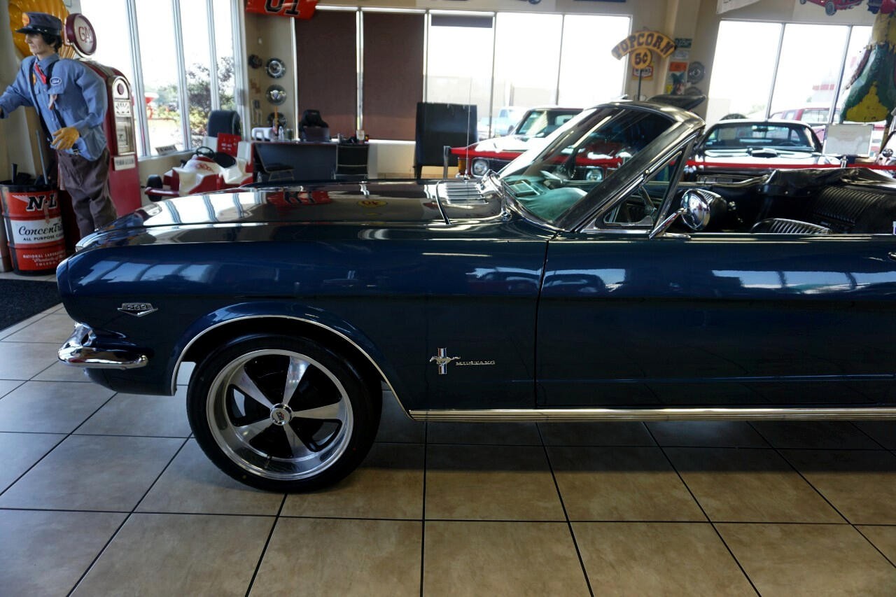 Ford-Mustang-1965-Classic-Car-38