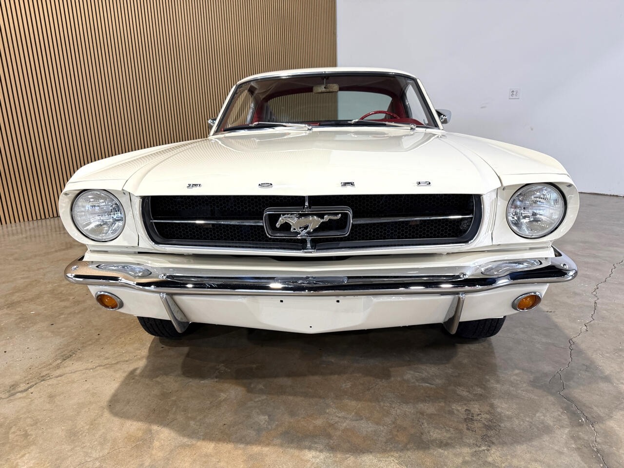 Ford-Mustang-1965-Classic-Car-4
