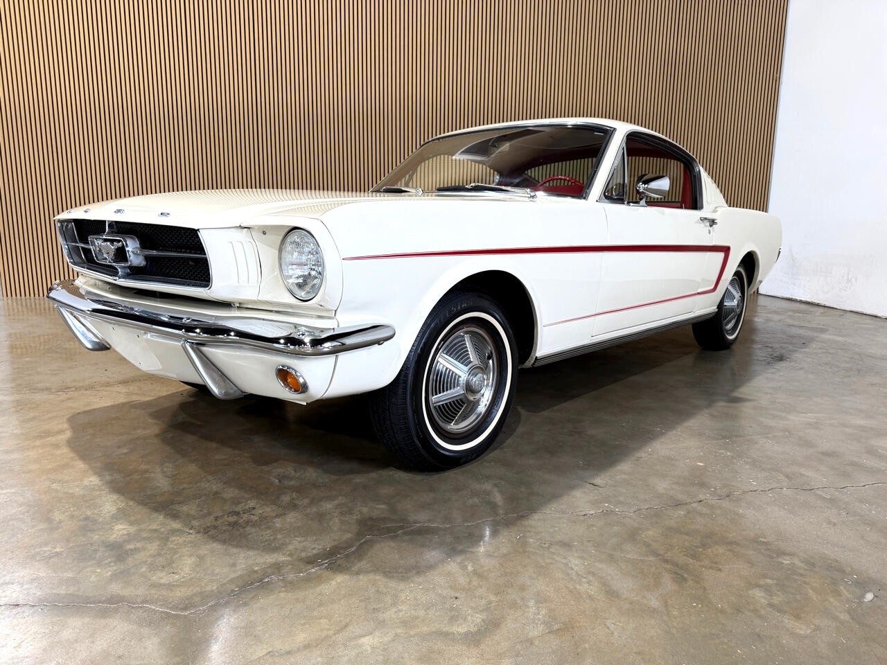 Ford Mustang 1965 Classic Car