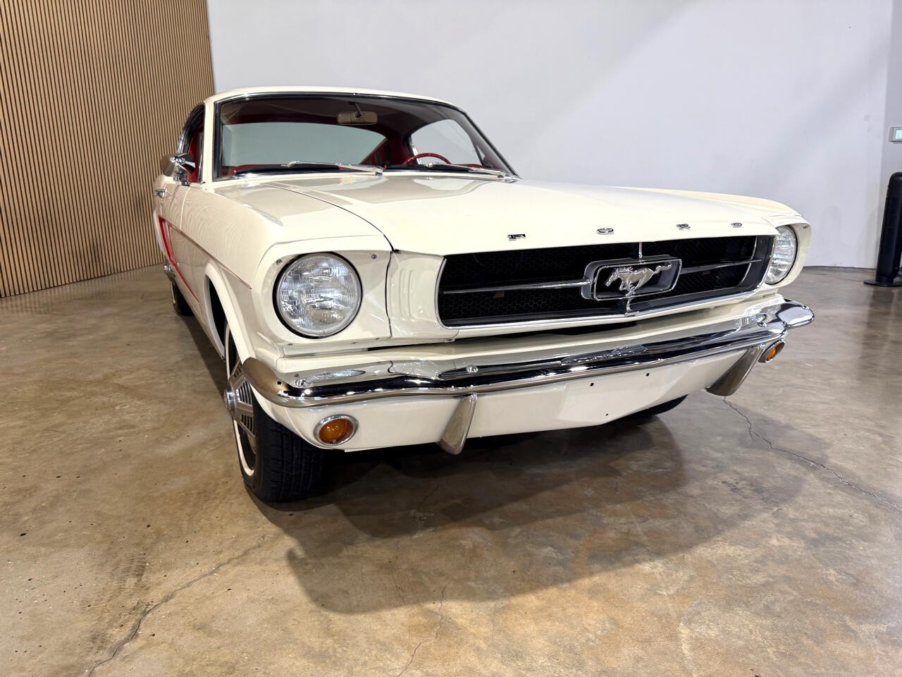 Ford-Mustang-1965-Classic-Car-5
