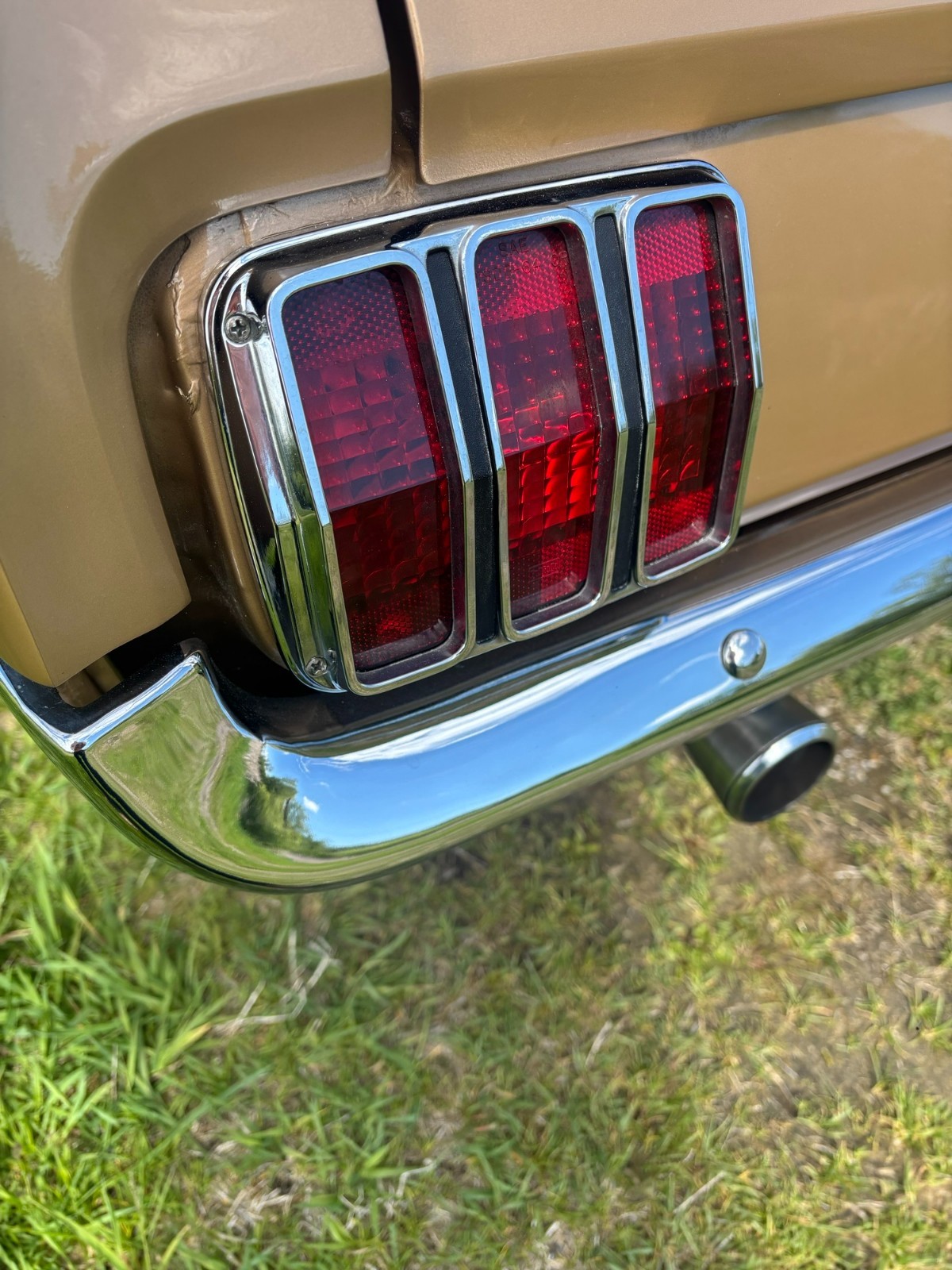 Ford-Mustang-1965-Convertible-11