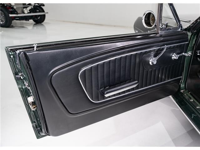 Ford-Mustang-1965-Convertible-16