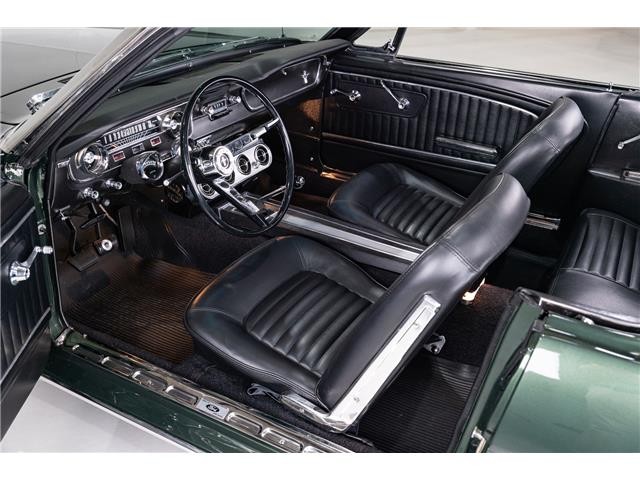 Ford-Mustang-1965-Convertible-17
