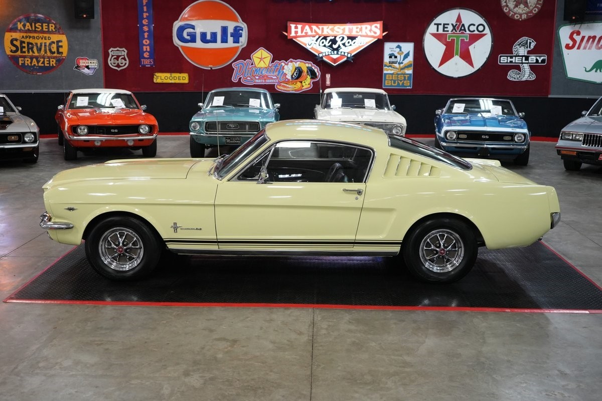 Ford-Mustang-1965-Coupe-10