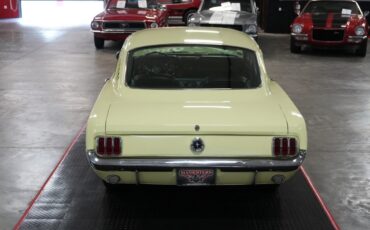 Ford-Mustang-1965-Coupe-13