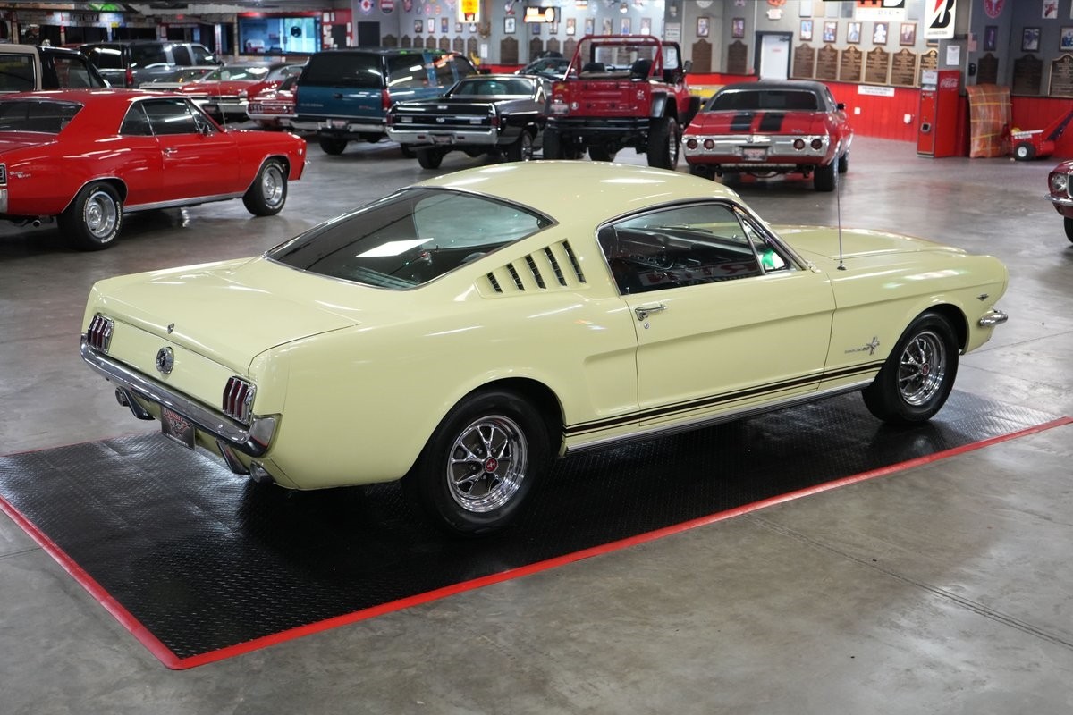 Ford-Mustang-1965-Coupe-14