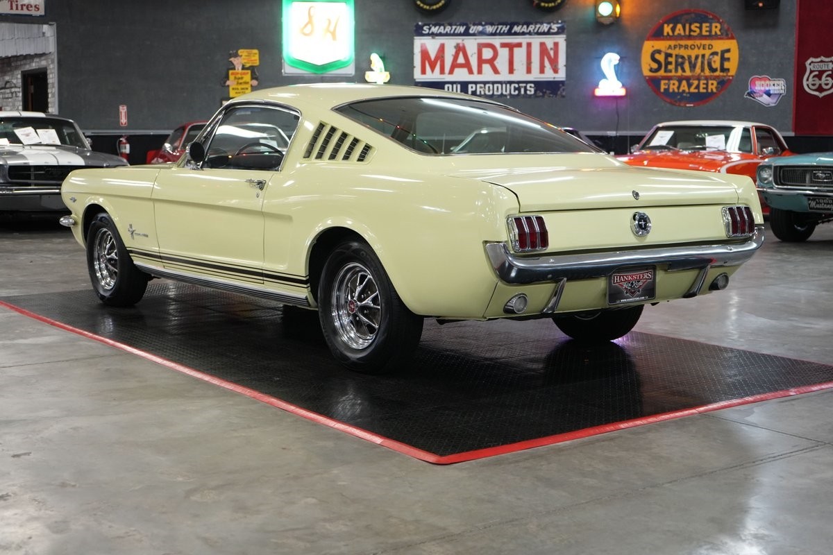Ford-Mustang-1965-Coupe-20