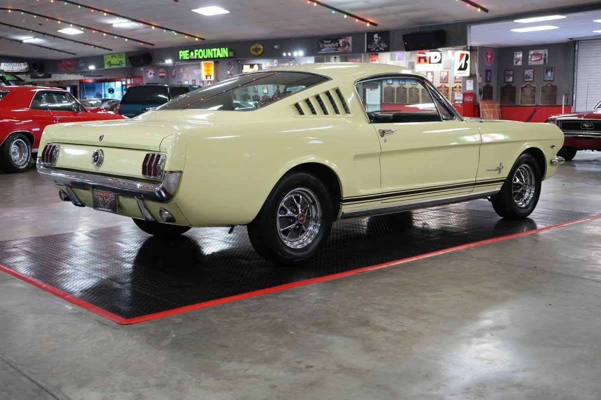 Ford-Mustang-1965-Coupe-22
