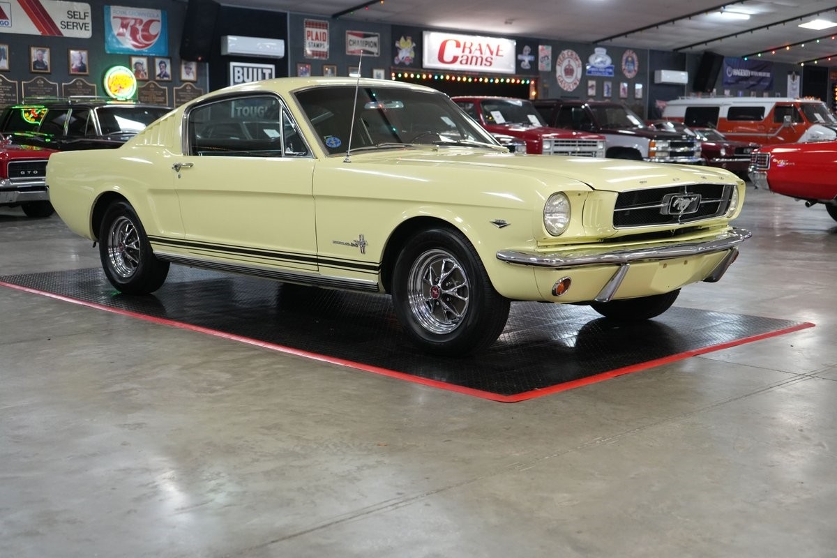 Ford-Mustang-1965-Coupe-24