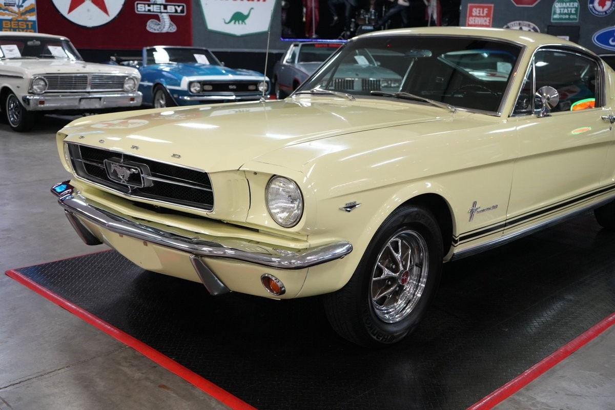Ford-Mustang-1965-Coupe-26