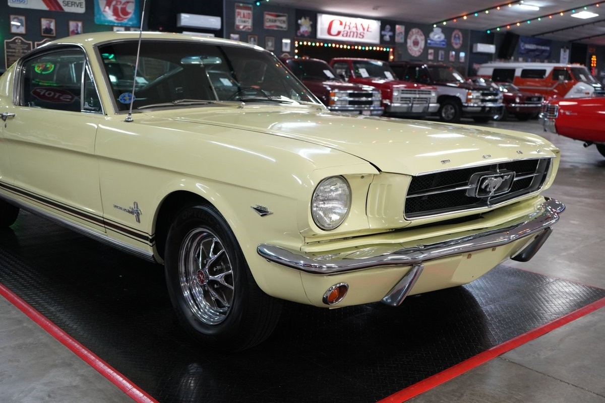 Ford-Mustang-1965-Coupe-29
