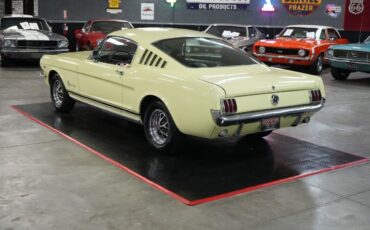 Ford-Mustang-1965-Coupe-3