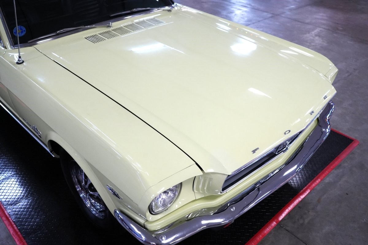 Ford-Mustang-1965-Coupe-30