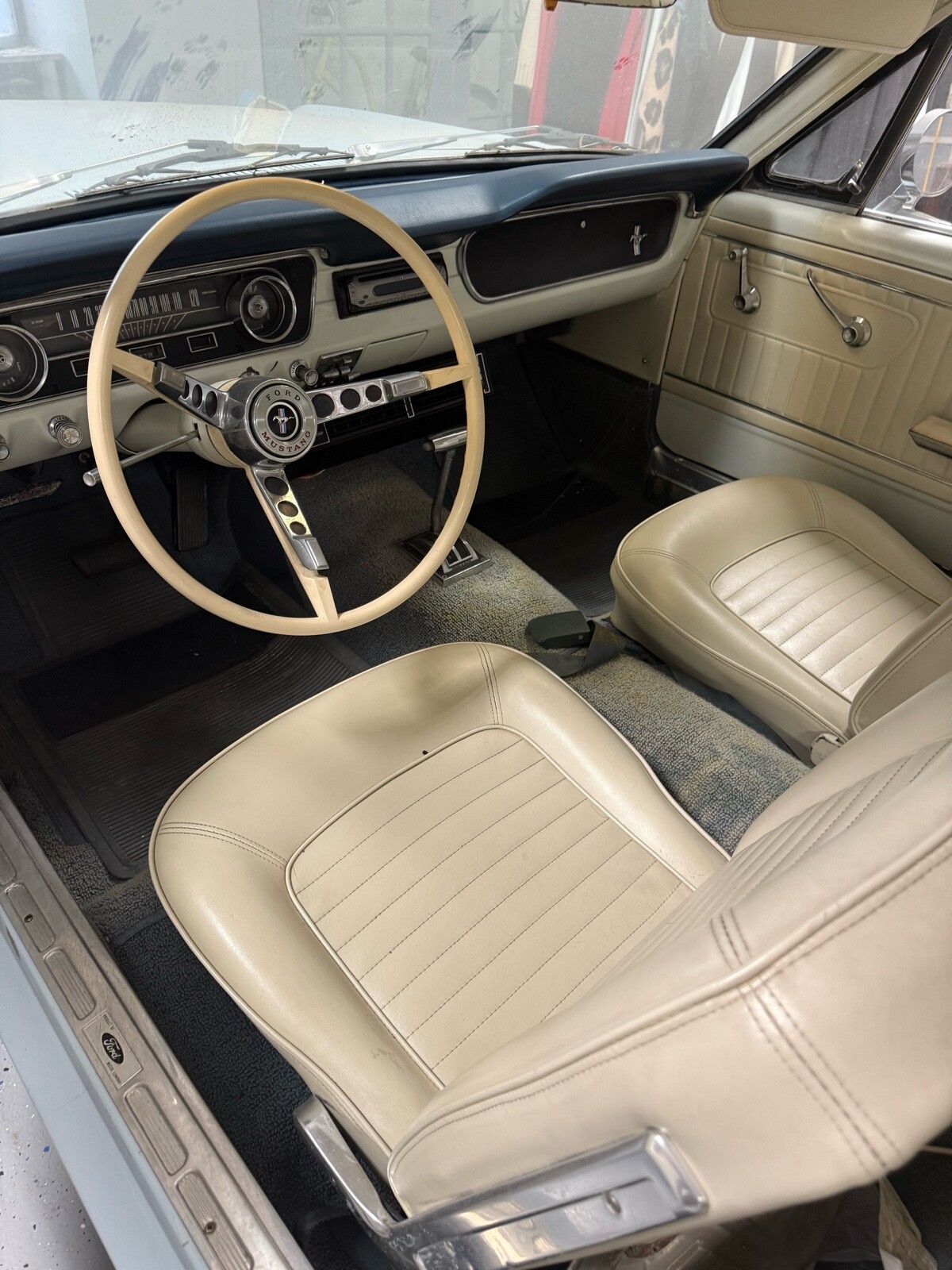 Ford-Mustang-1965-Coupe-4