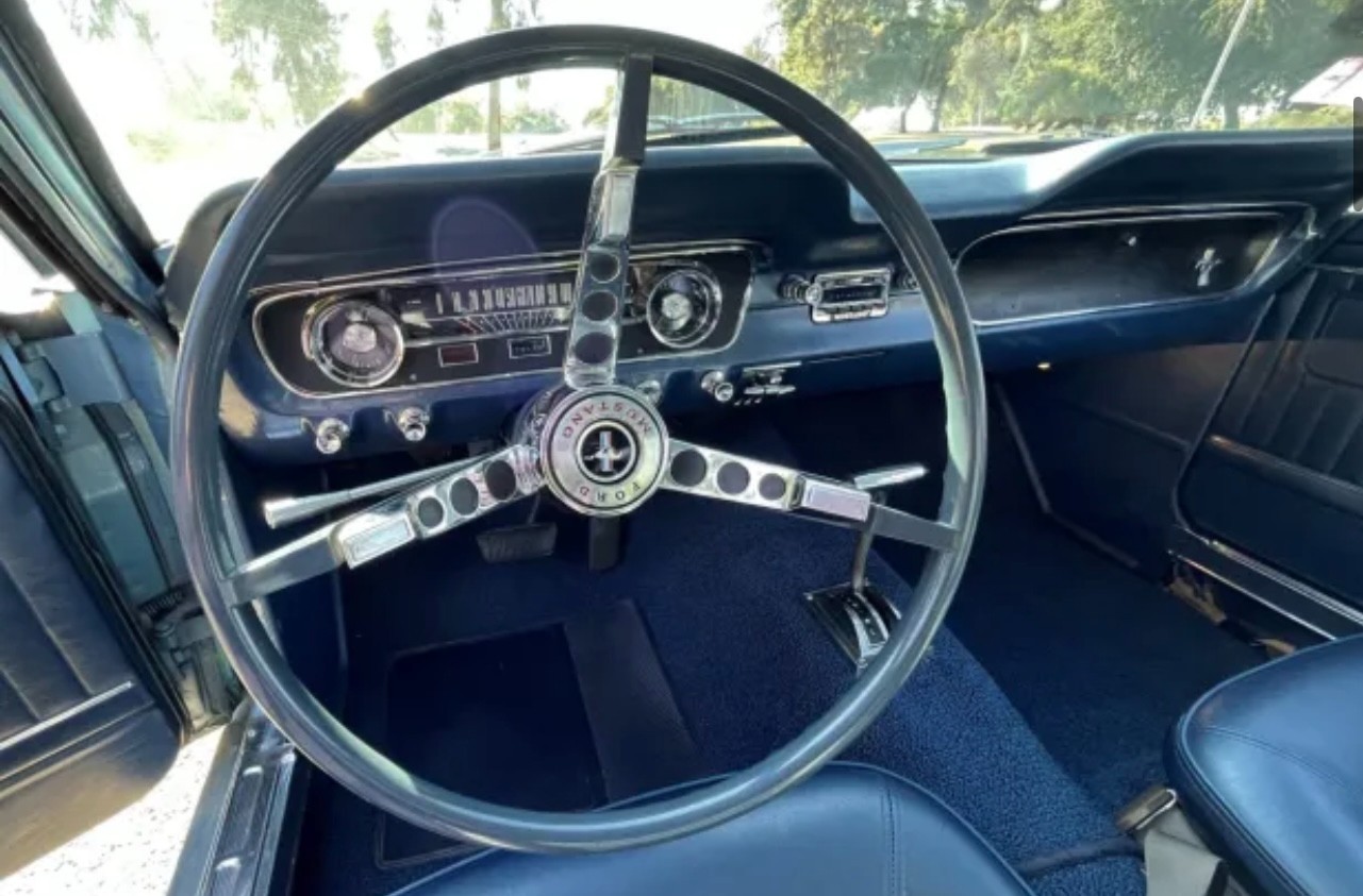 Ford-Mustang-1965-Coupe-4