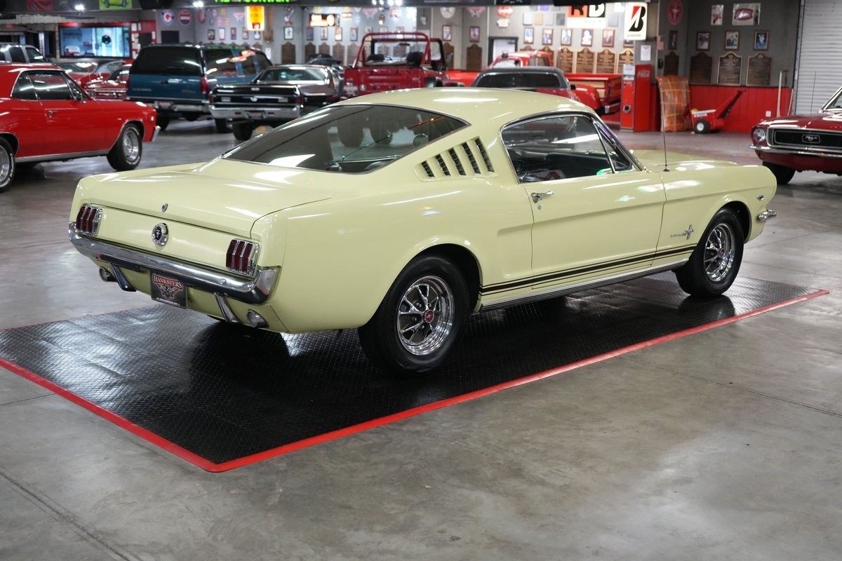 Ford-Mustang-1965-Coupe-5