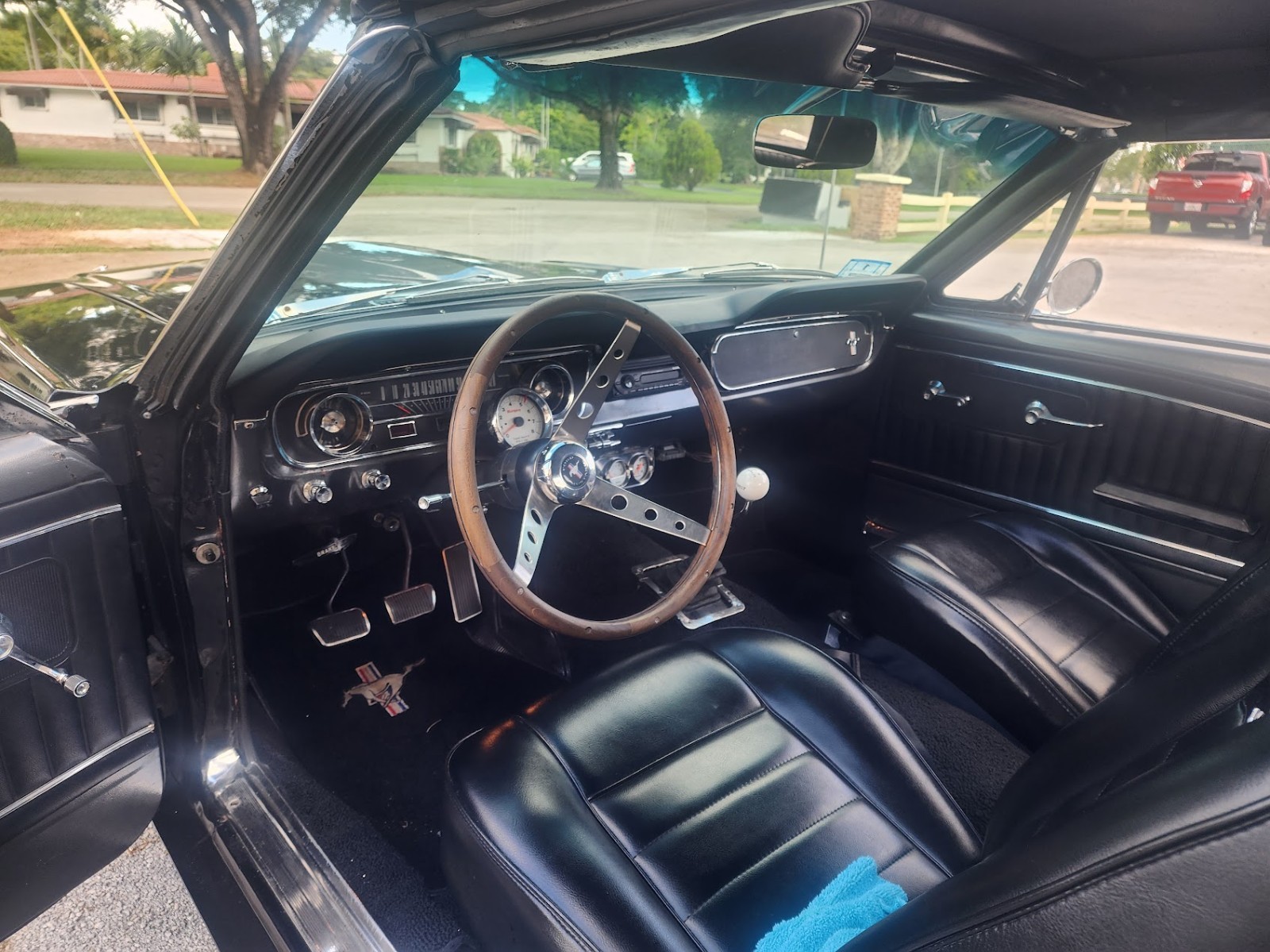 Ford-Mustang-1965-Coupe-9