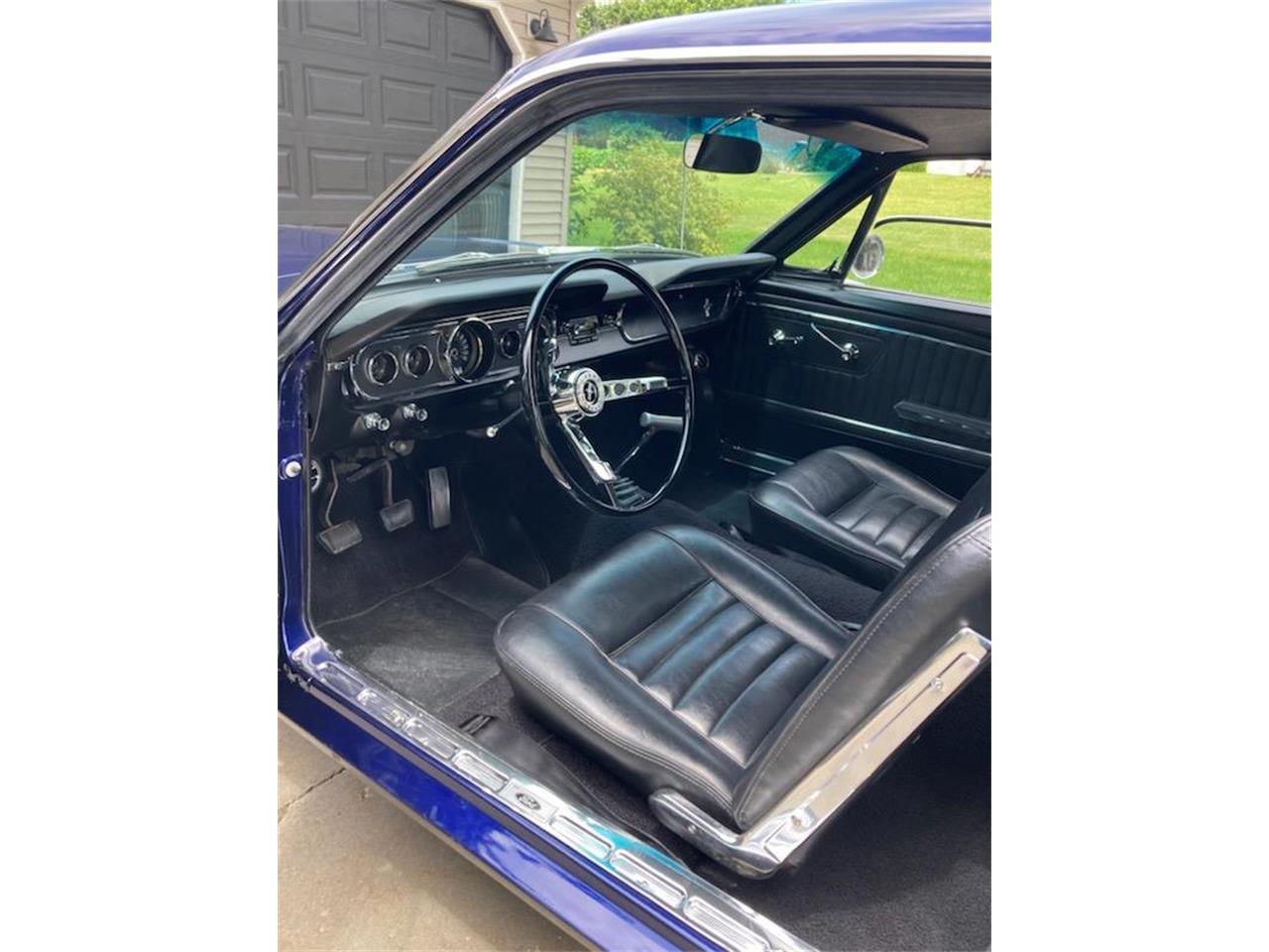 Ford-Mustang-1965-Dark-Blue-Black-11