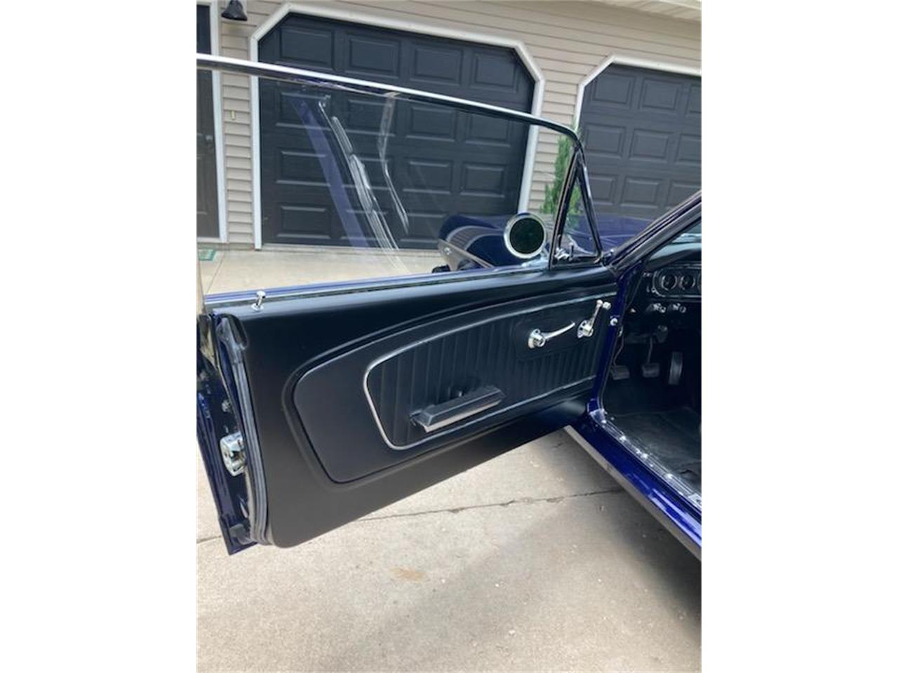 Ford-Mustang-1965-Dark-Blue-Black-2