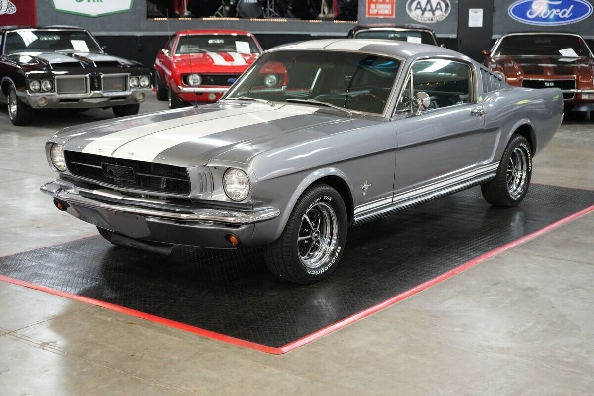 Ford-Mustang-1965-Fastback-1