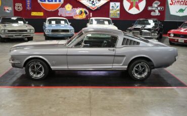 Ford-Mustang-1965-Fastback-10
