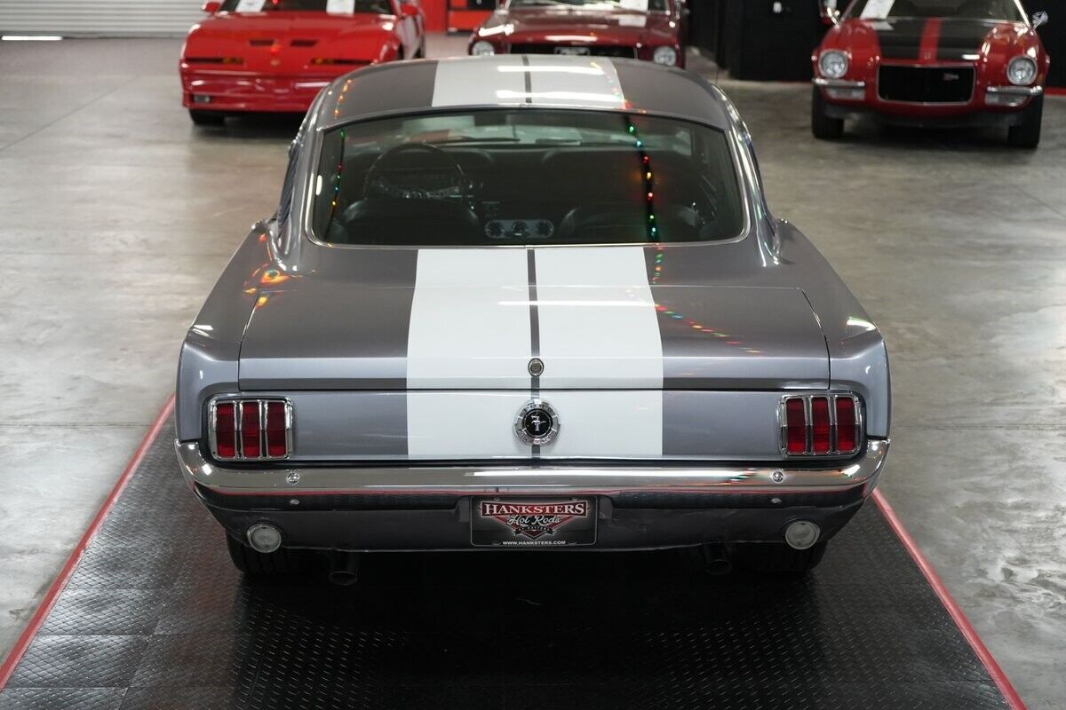 Ford-Mustang-1965-Fastback-13