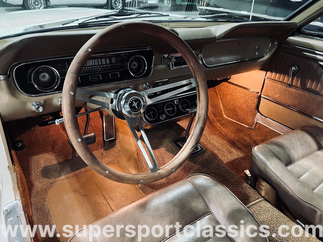 Ford-Mustang-1965-Fastback-15