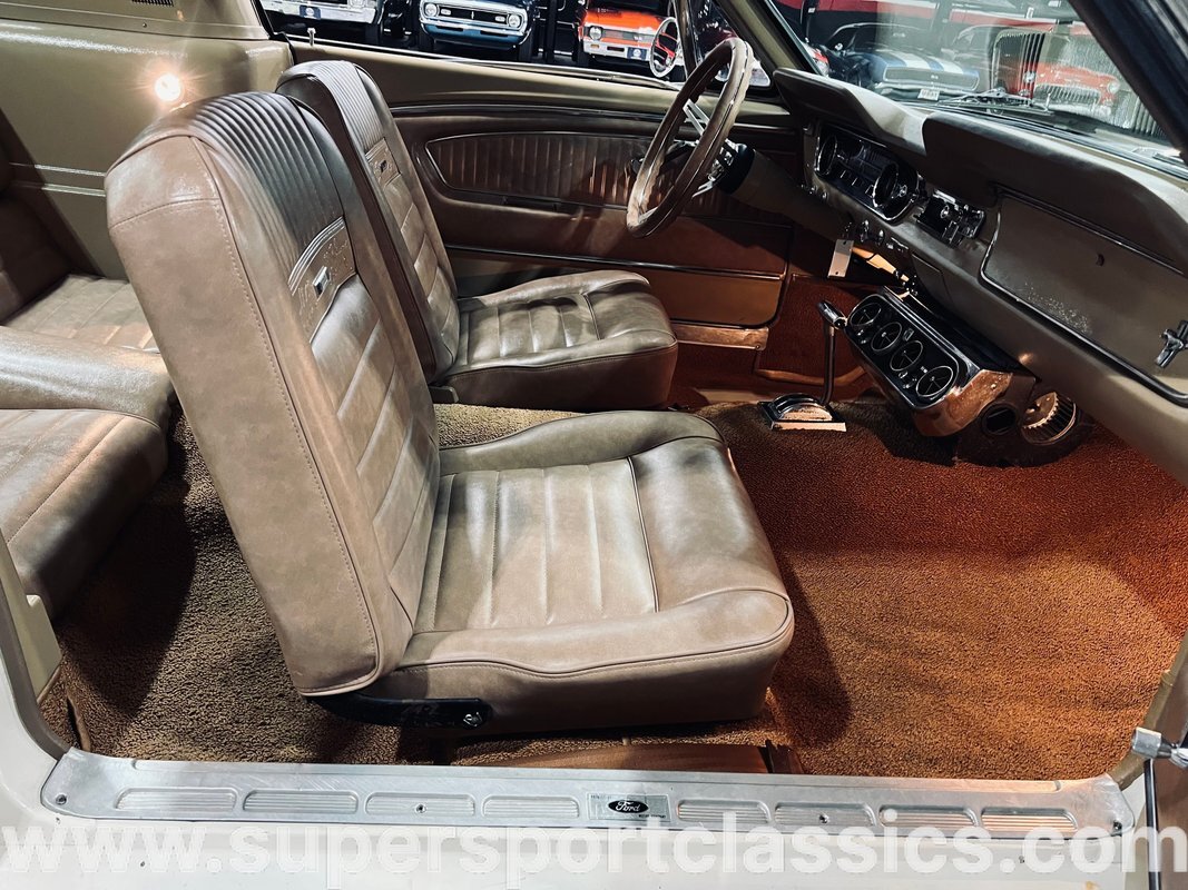 Ford-Mustang-1965-Fastback-18