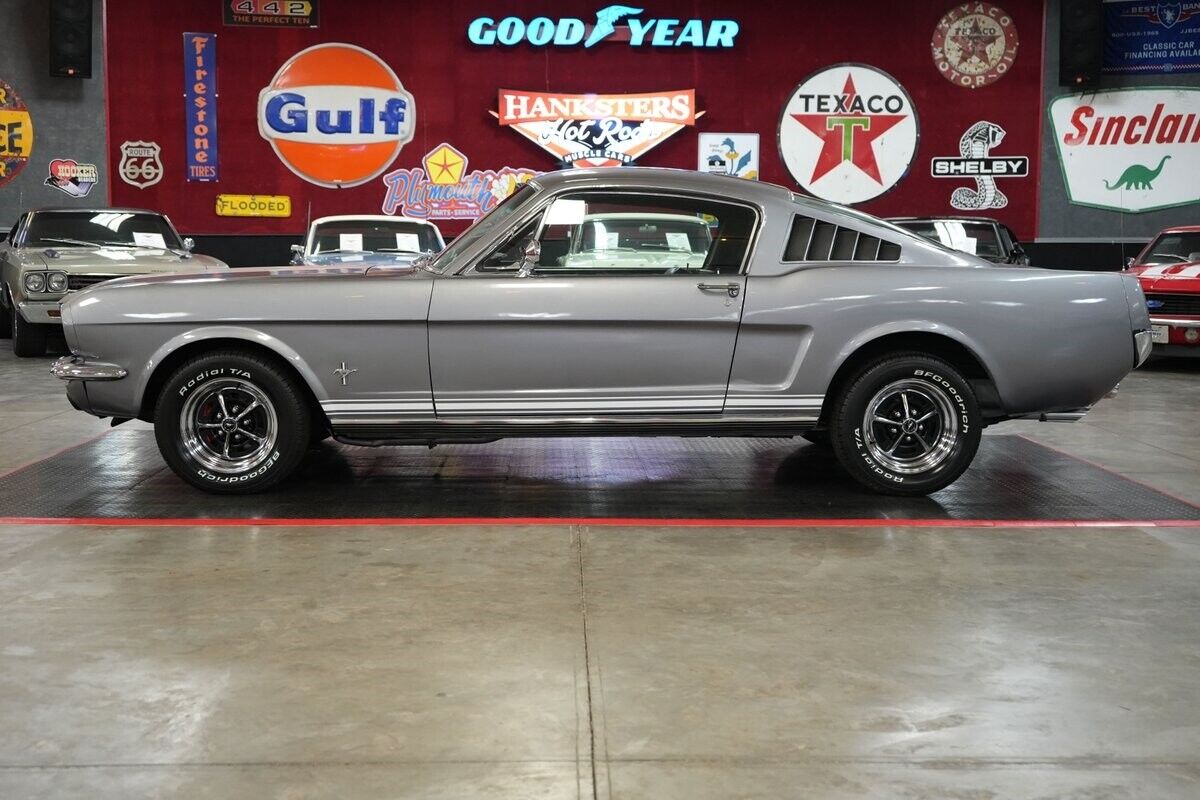 Ford-Mustang-1965-Fastback-19