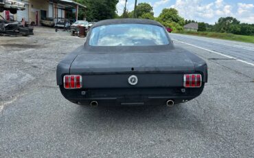 Ford-Mustang-1965-Fastback-2