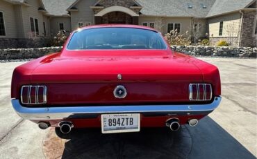 Ford-Mustang-1965-Fastback-2